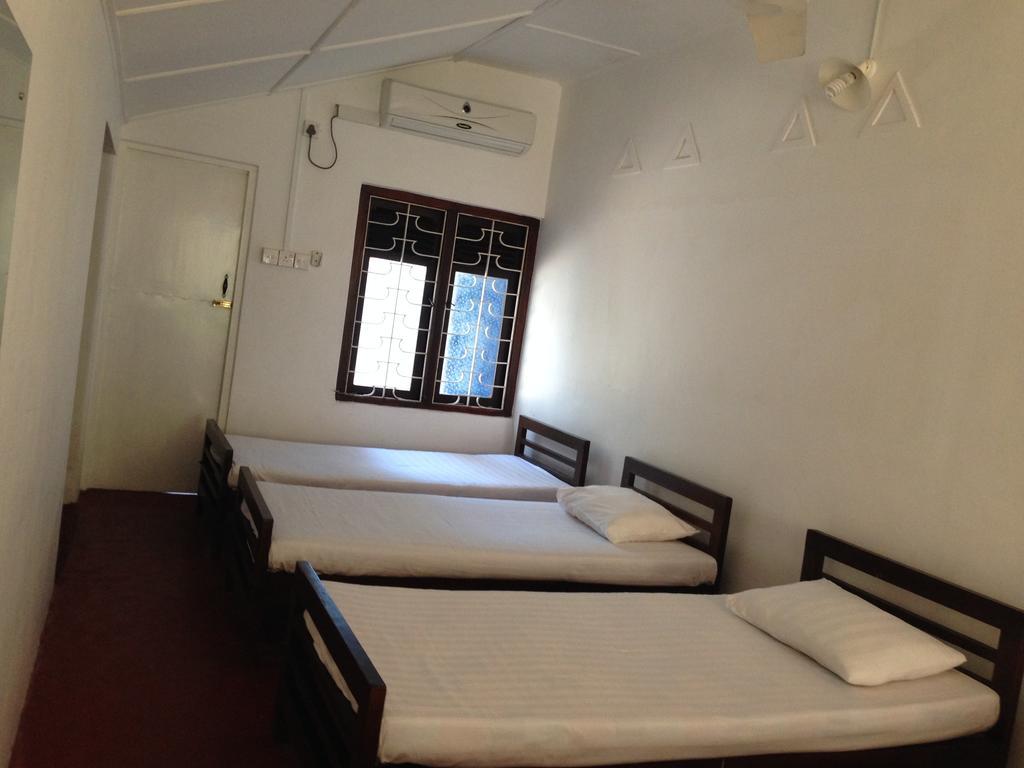 Hamilton House Hotel Negombo Szoba fotó