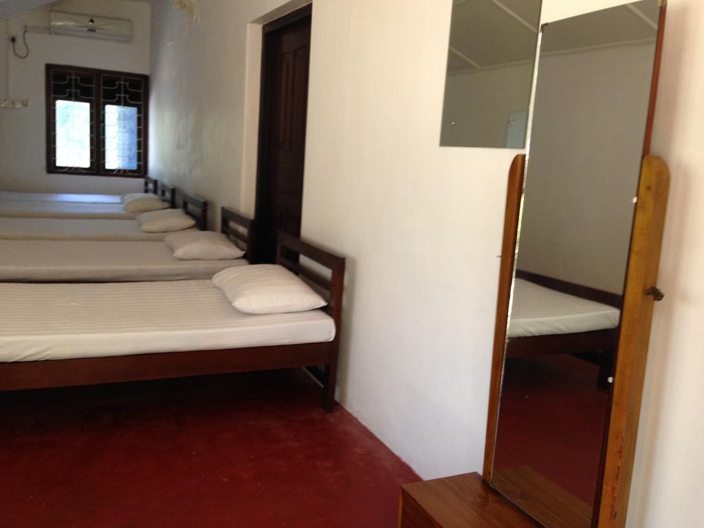 Hamilton House Hotel Negombo Szoba fotó