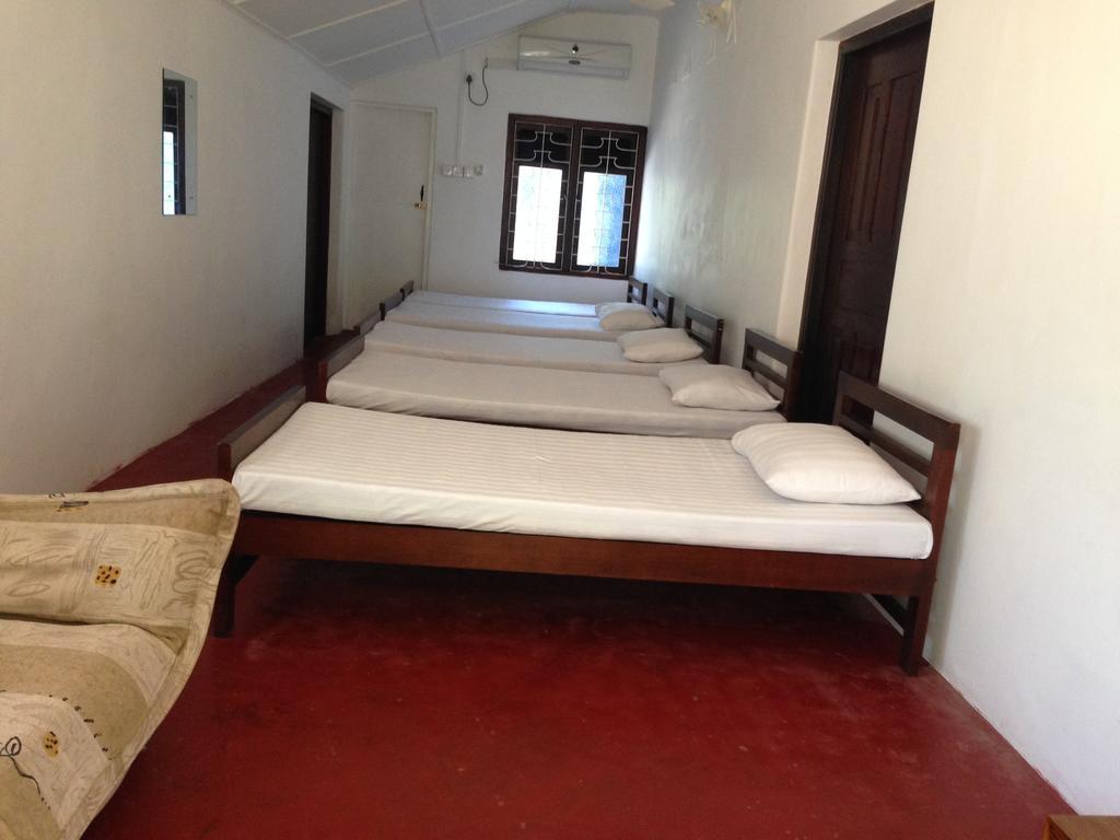 Hamilton House Hotel Negombo Szoba fotó
