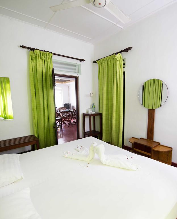 Hamilton House Hotel Negombo Szoba fotó